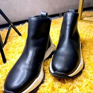 Steve Madden Slip -On  Shoe